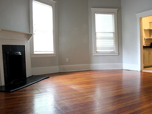 4th image of 402 E Bolton St #3