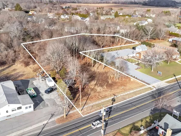 (undisclosed Address), Riverhead, NY 11901