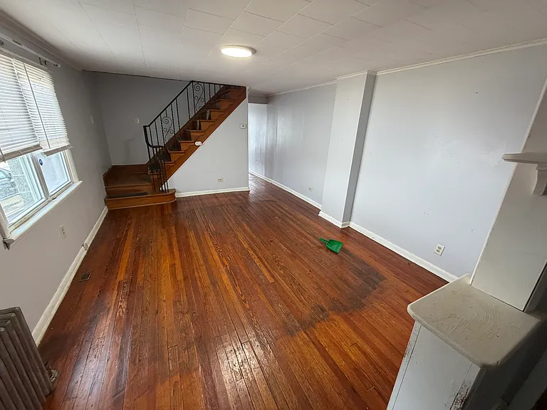 64 Hill St — Photo 9