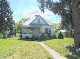 305 Alkali St, Endicott, WA 99125