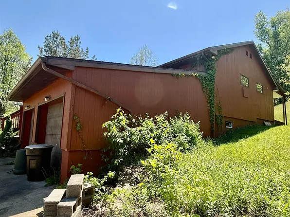 1463 Jarvisville Rd, Salem, WV 26426