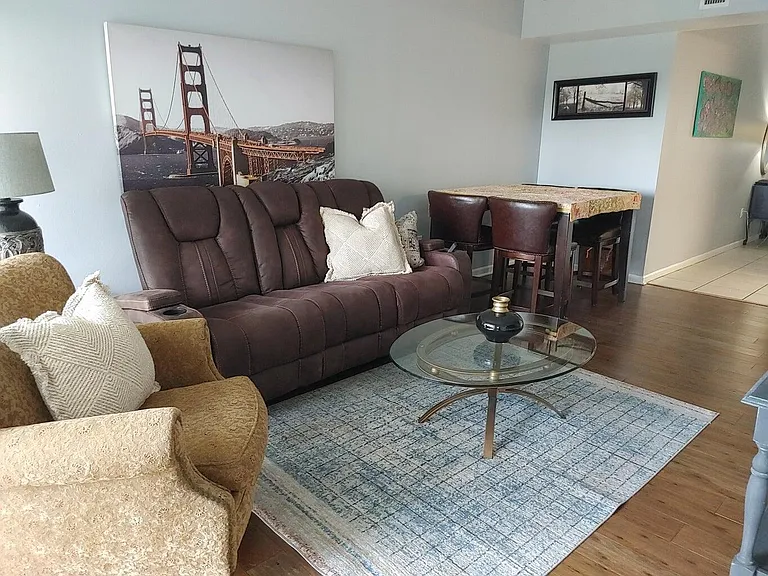 2100 Greenview Shores Blvd #519 — Photo 4