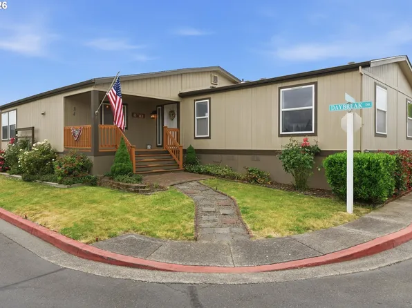 1000 S McKern Ct #34, Newberg, OR 97132
