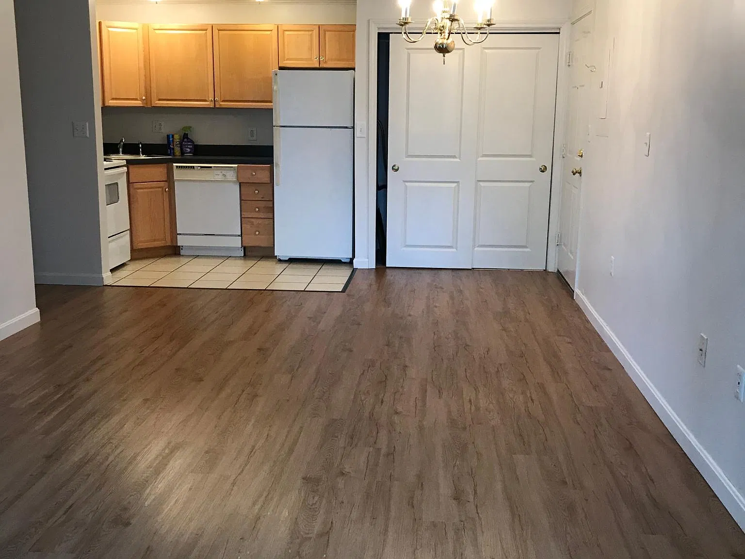 2 bed, 1000 sqft, $2,400 — Photo 1