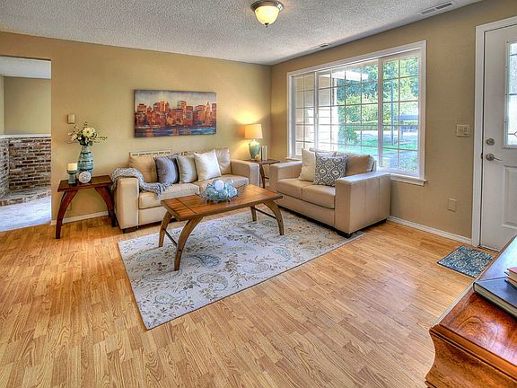 5th image of 13612 106th Avenue Ct NW