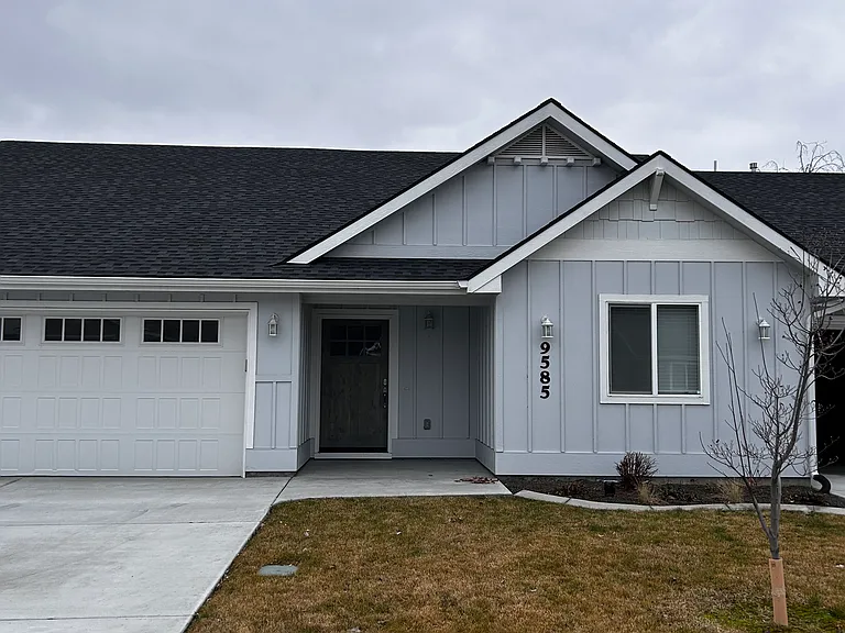9585 W Sussex St — Photo 1