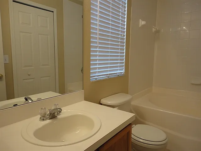 11808 Lynmoor Dr — Photo 9