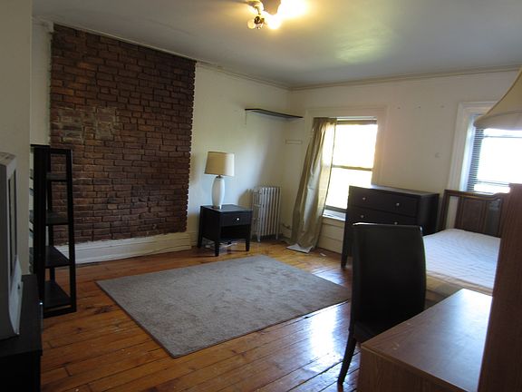 3rd image of 7 S Oxford St APT 5