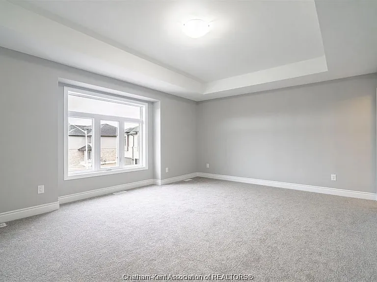 32 Betty Ct — Photo 6