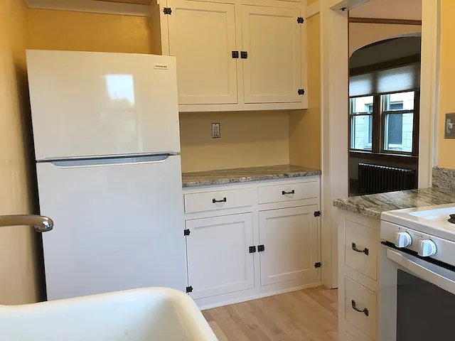 4428 N Oakland Ave — Photo 1