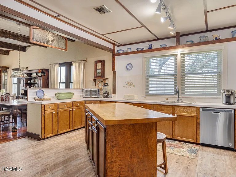 411 Wiggins Rd — Photo 14