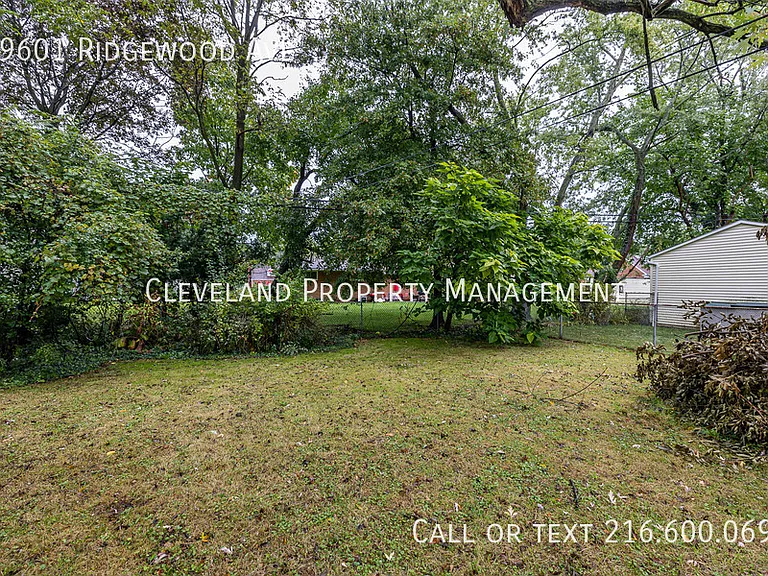 19601 Ridgewood Ave — Photo 6