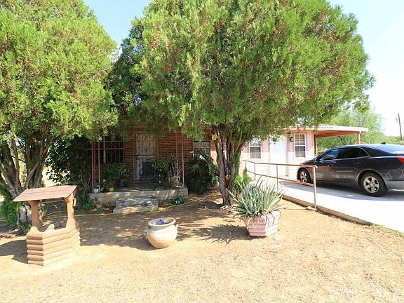 3rd image of 373 Papaya Dr
