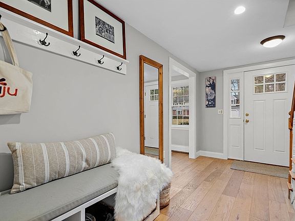 3rd image of 27 Captain Browns Ln