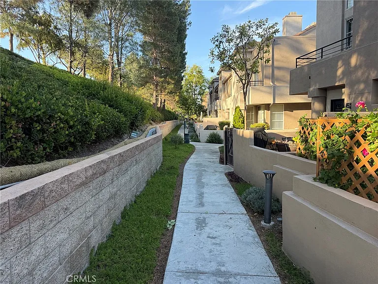 27 Tradewinds — Photo 24
