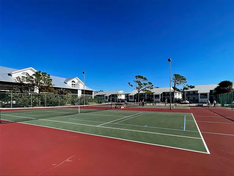 Tennis courts and pickleball courts