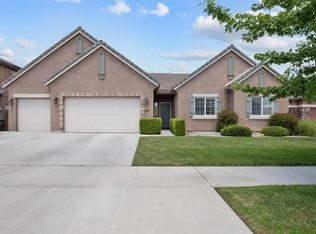 5026 W Rialto Ct, Visalia, CA 93277