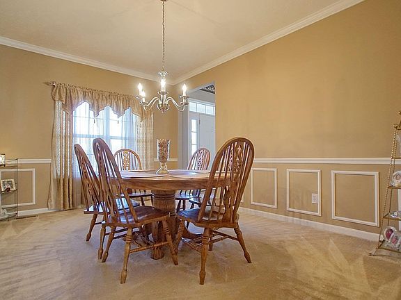 4th image of 6611 River Birch Ct