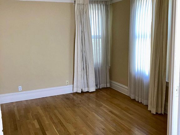5th image of 2816 Sacramento St