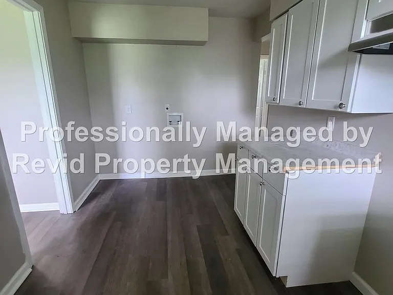 196 Ivan Rd — Photo 20