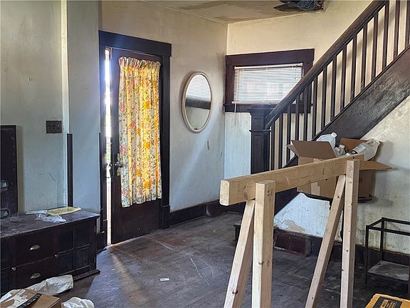 3rd image of 602 Cedar Ave