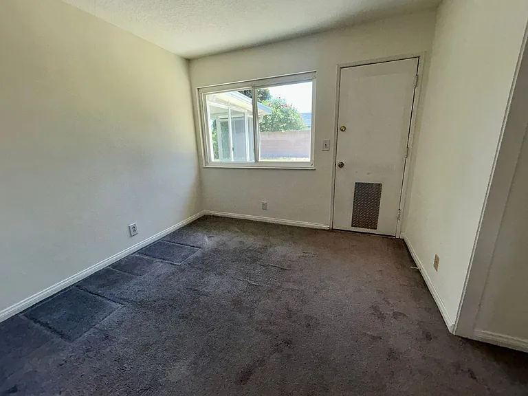 5572 Nevada Dr — Photo 8
