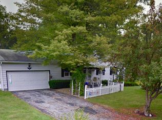 17948 Glendale Dr, Lake Milton, OH