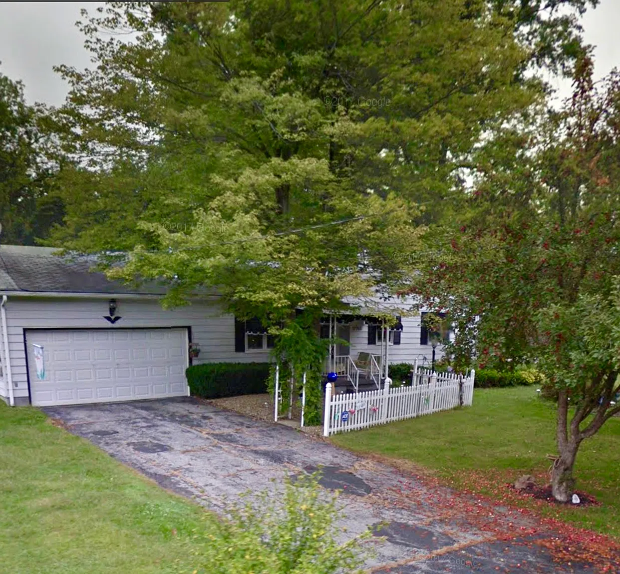 17948 Glendale Dr photo 1