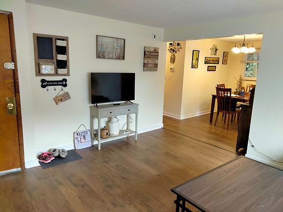 Living Room
Furnishings not included