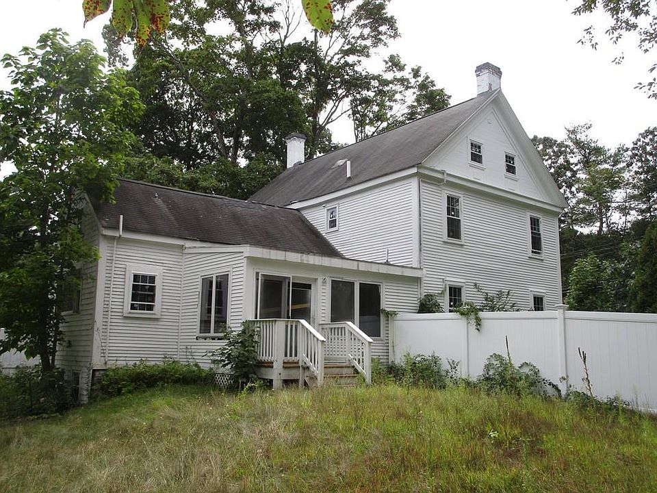 2nd image of 94 Union St
