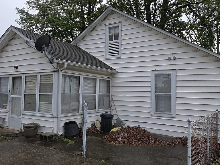1001 N State St — Photo 2