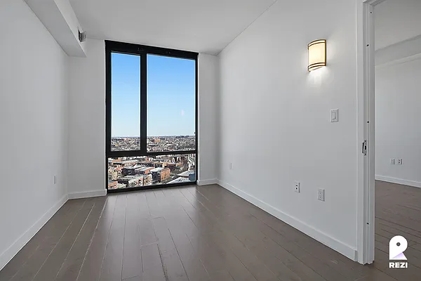 Rented by REZI | media 28