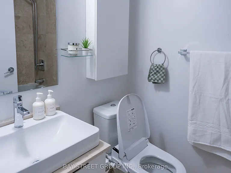 14 York St #2406 — Photo 6