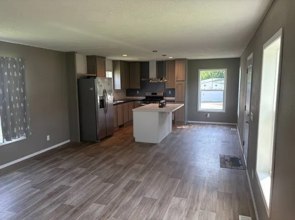 916 S Madison St #7, Waupun, WI 53963