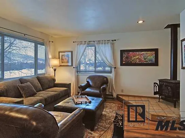 1 Jackpine Ct, Steamboat Springs, CO 80487