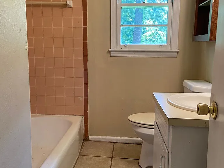 4816 Wellborn Dr — Photo 4