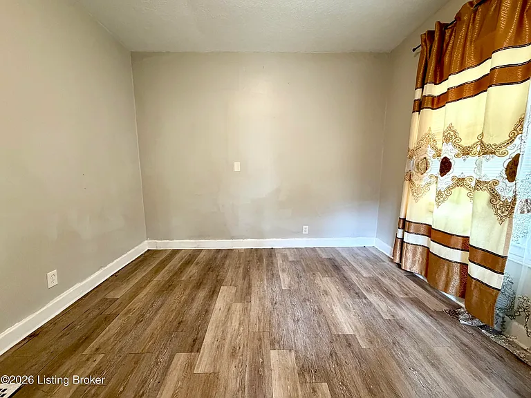 1456 Beech St — Photo 6