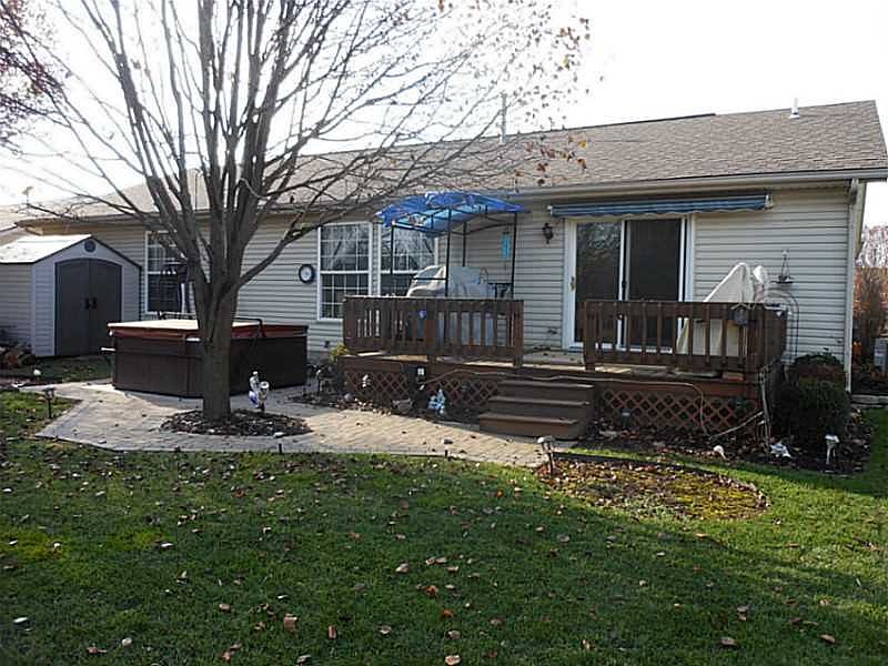 1st image of 696 W Parkwood St