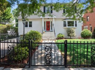 12 Parkview Dr, Bronxville, NY 10708