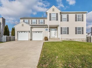 22 Gettysburg Dr, Howell, NJ 07731