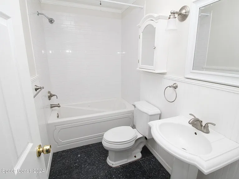 2168 Tarrytown Ln NE — Photo 7