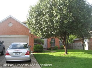 919 Wintercrest Ct, Arlington, TX 76017