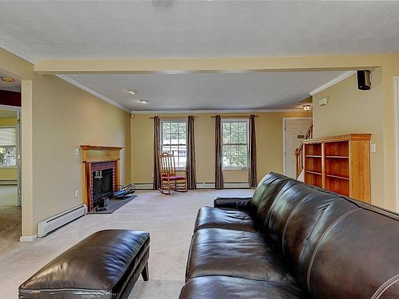 4th image of 27 Kristen Ln