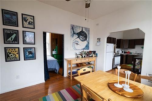 3rd image of 1041 N Wood St #2R