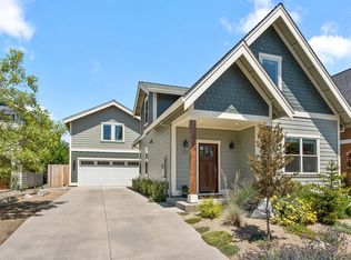 283 Rockfellow Pl, Talent, OR 97540