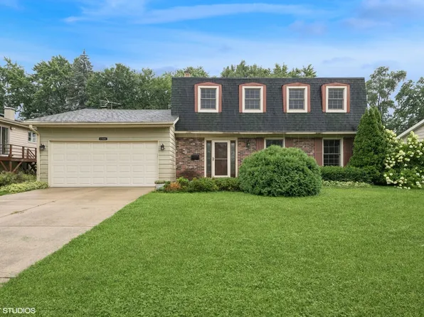 1720 Buena Vista Dr, Wheaton, IL 60189