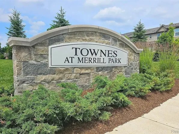 1360 Addison Cir, Walled Lake, MI