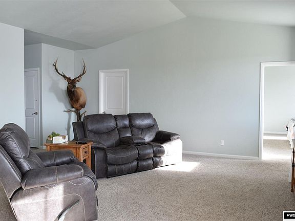 2nd image of 377 Miller