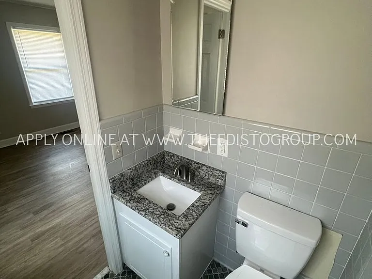 982-996 Hampton Dr NW — Photo 13