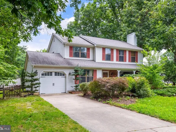 18 Innsbruck Dr, Sicklerville, NJ 08081